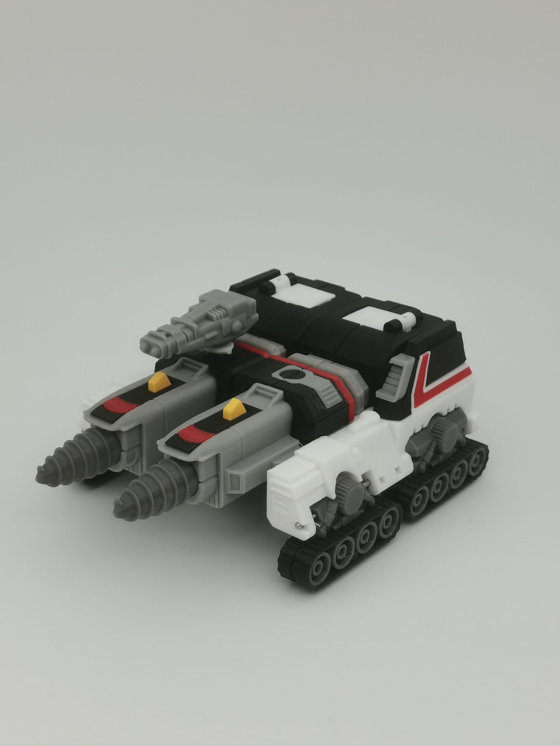 Maskman Great Five tracked drill vehicle