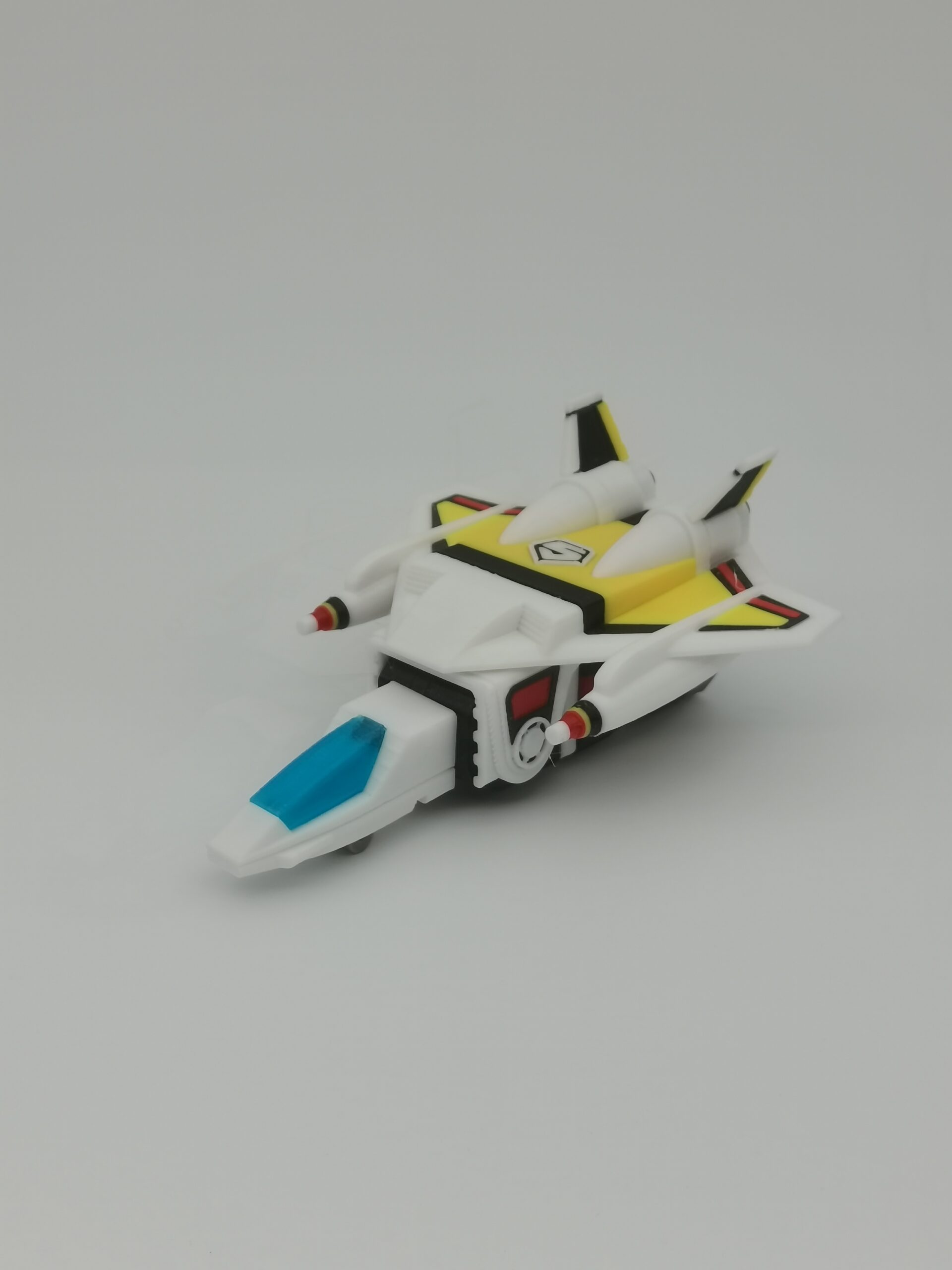 Maskman Great Five white and yellow component jet