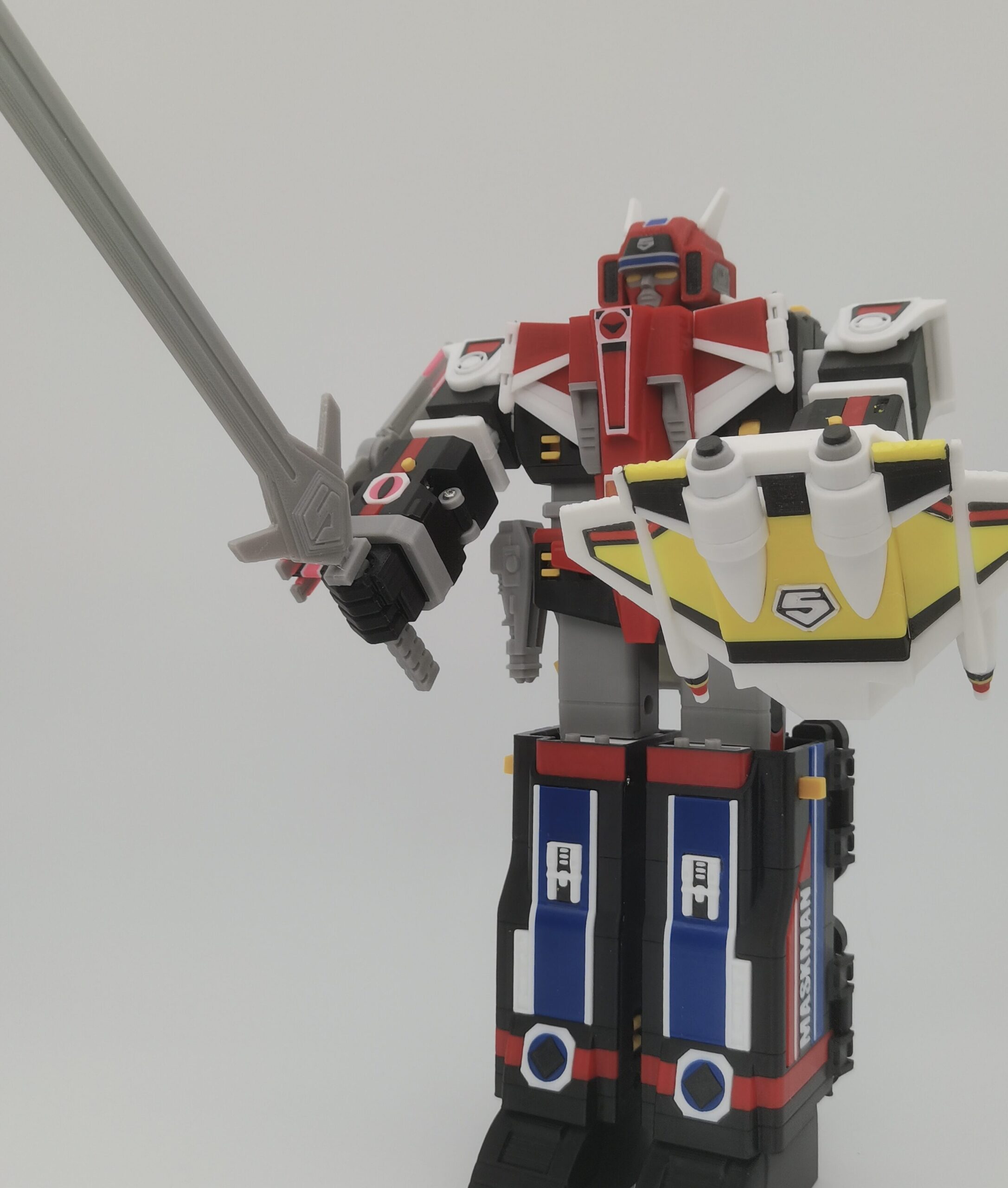 3D-printed Maskman Great Five robot toy with sword