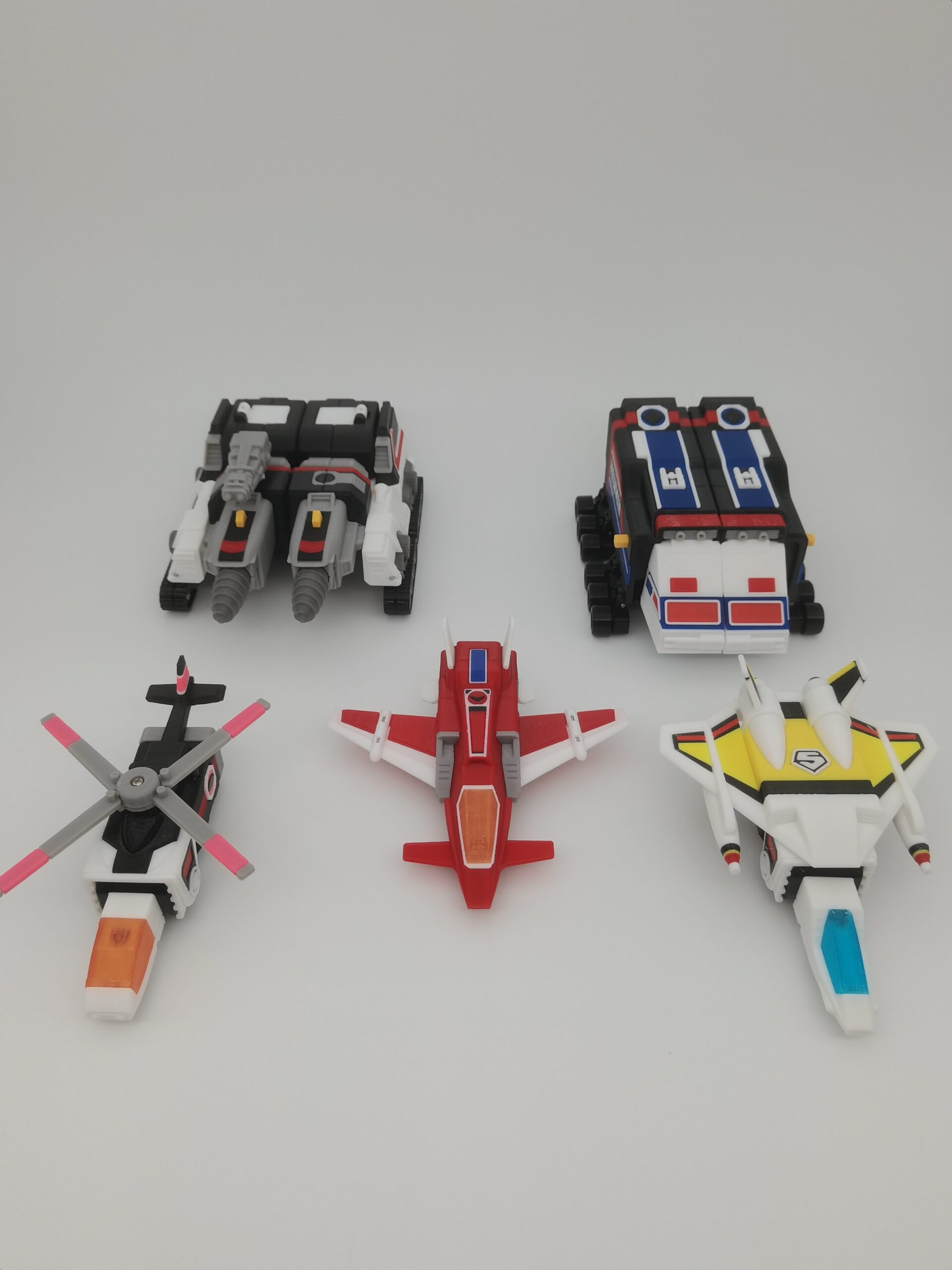 3D-printed Maskman Great Five component vehicles